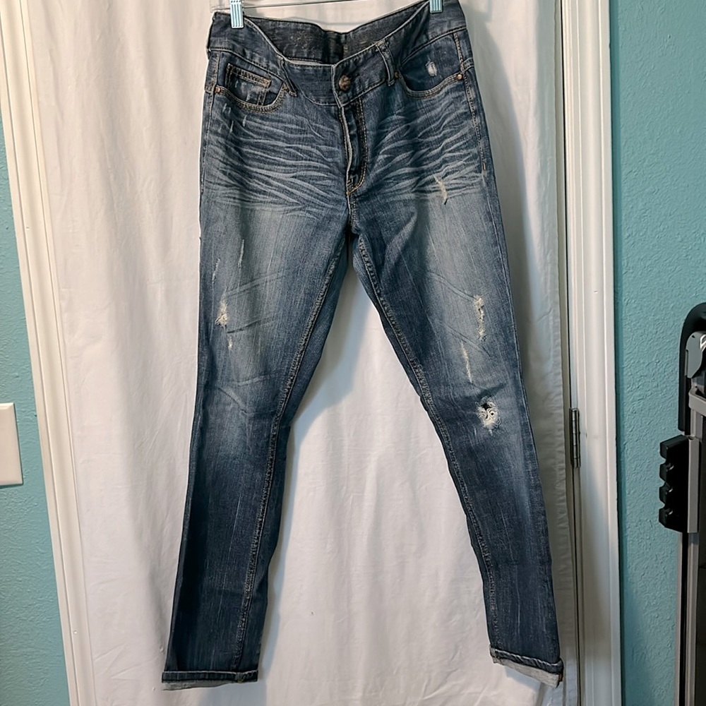 Express | Medium Blue Low Rise Distressed Boyfriend Fit Skinny‎ Jean | Sz 4